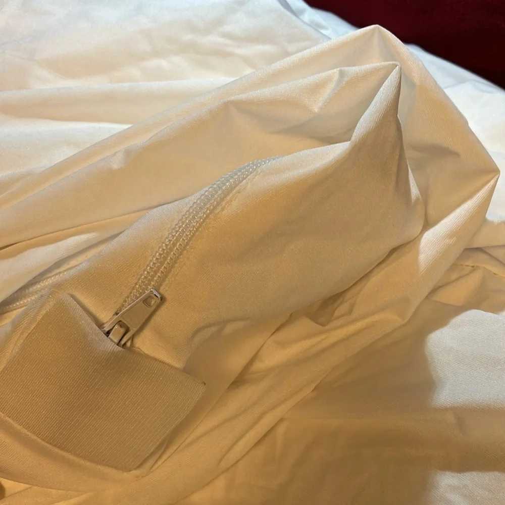 Queen-Size Zippered Mattress Cover
